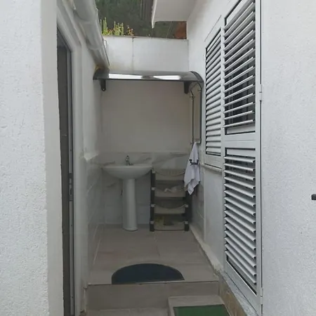 Fshati Turistik Qerret Vila Engjellushe Rr J Derada Qerret Kavaje *
